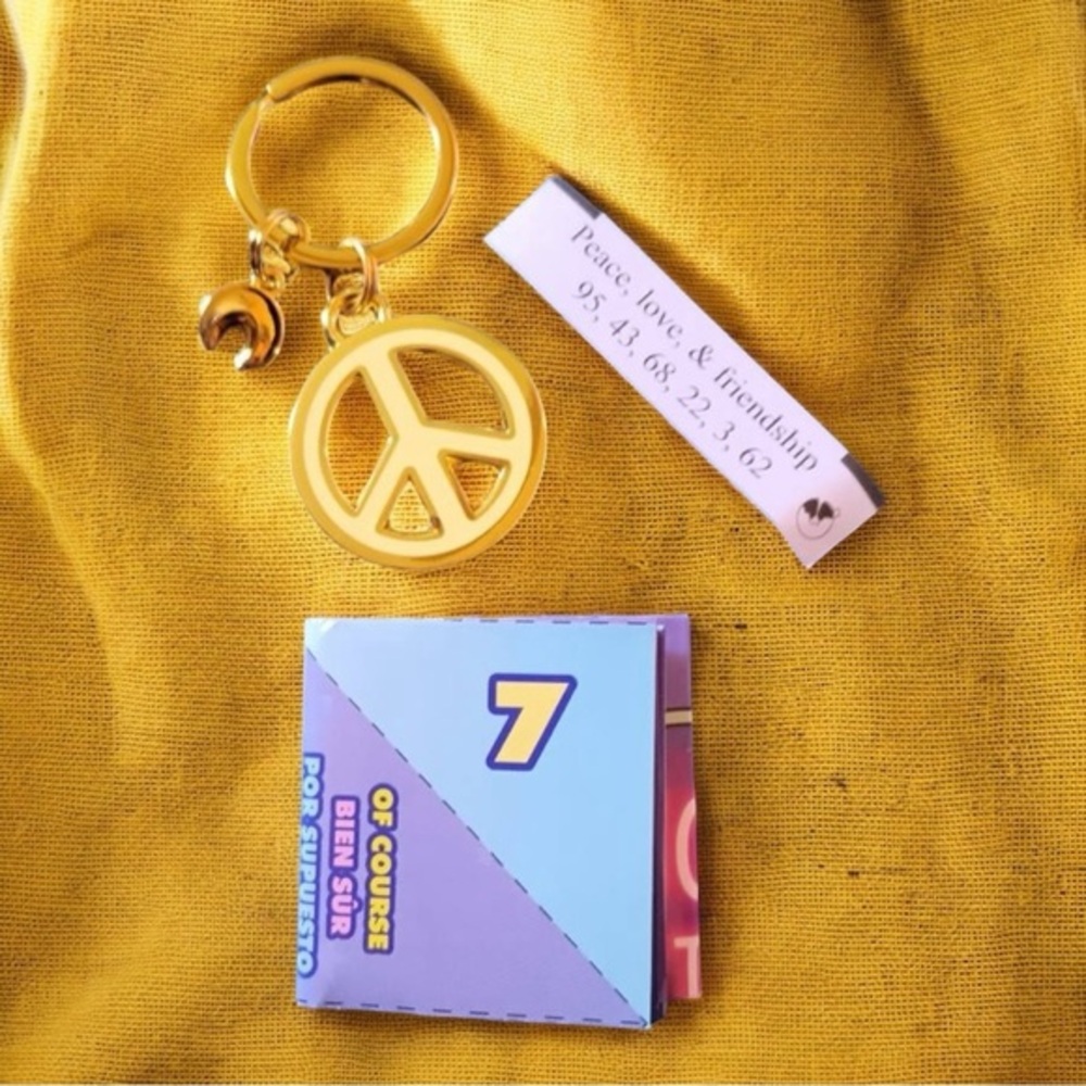 Lucky Fortune WowWee Wear Your Luck Mystery Blind - Peace Sign